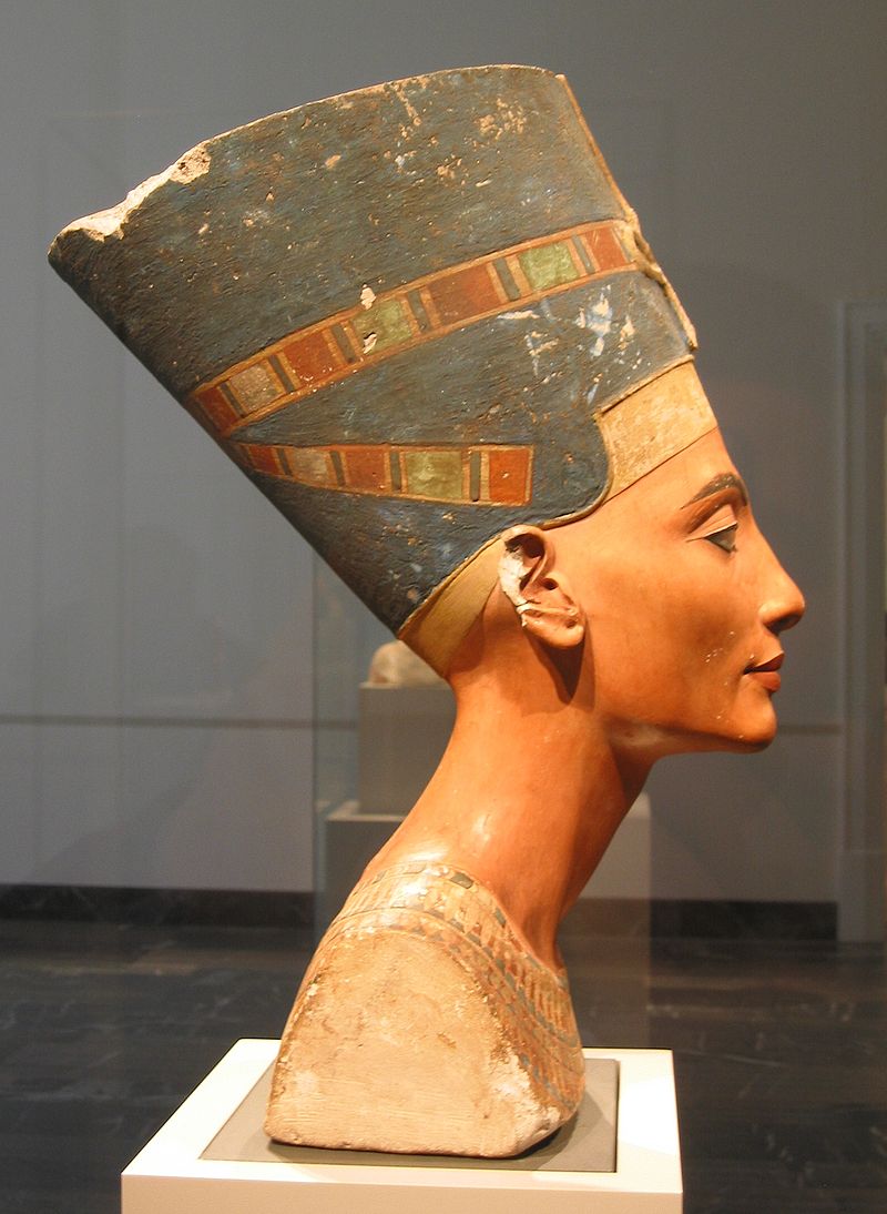 Nefertiti bust right