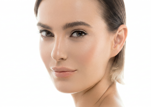 Zabieg wolumetrii twarzy kwasem hialuronowym